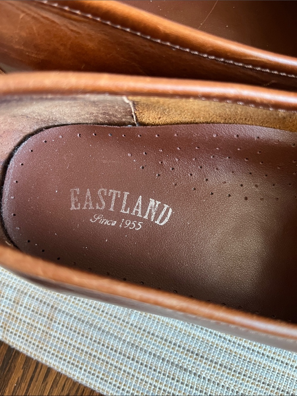 Women’s Eastland Rosalie Brown Leather Kiltie Fringe Loafers Size 9 Wide - Picture 4 of 11